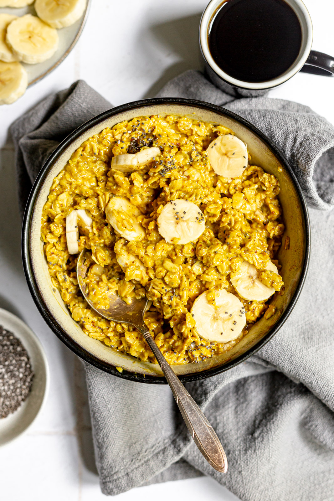 AntiInflammatory Banana Turmeric Oats